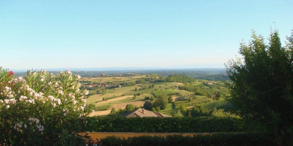 
			The far-reaching view to the southwest
			