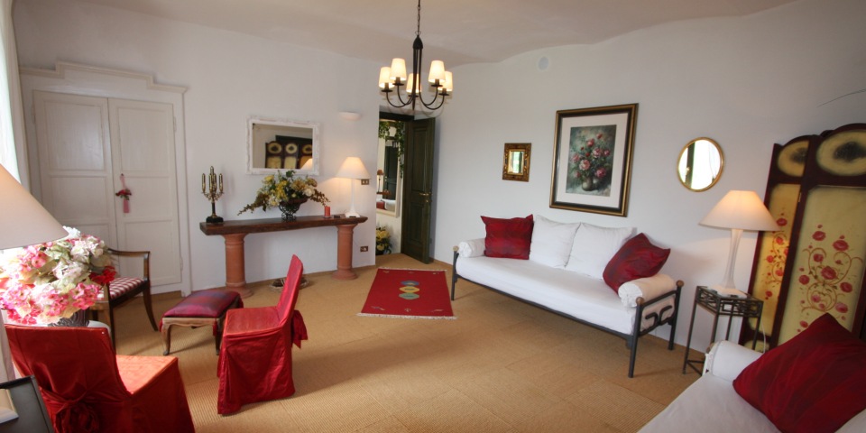 
			The beautiful lounge in the guest house could be used as another guest room
			