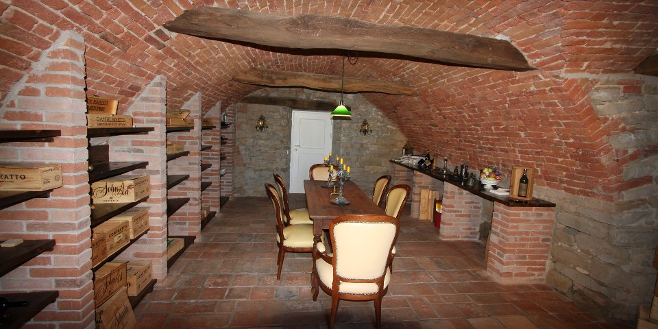 
			The wine cellar is ideal for wine tasting
			