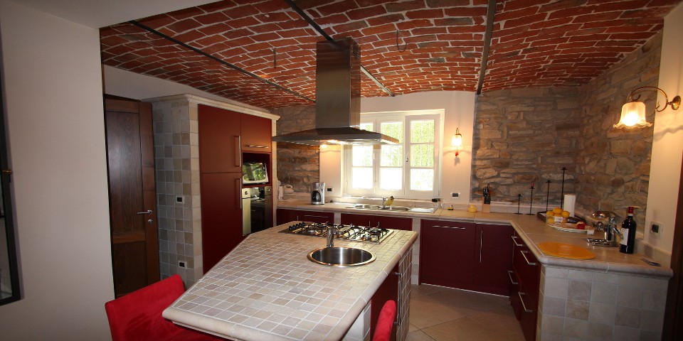 
			The country-style kitchen
			