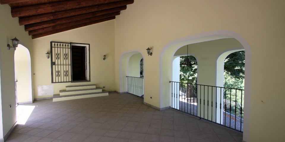 
			The open loggia - there is space here for a third apartment
			